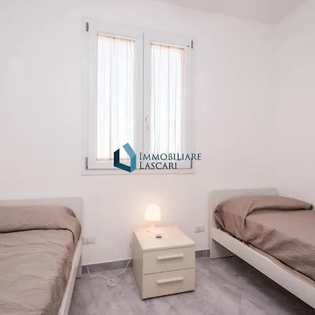 Vila Laura Lascari